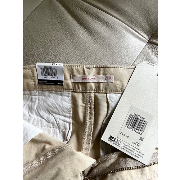 Levi’s High Loose Khaki Pants - Size 25x30 - Picture 5 of 6